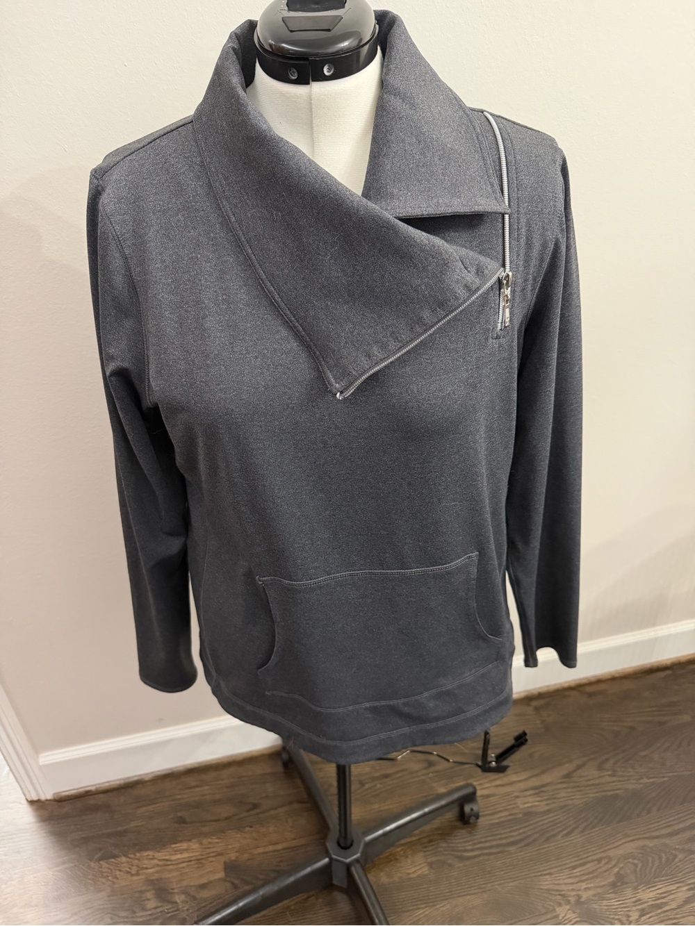 Jofit Women’s Asymmetrical Zip Pullover (Size L)